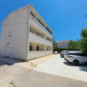  Apartman Postonjski